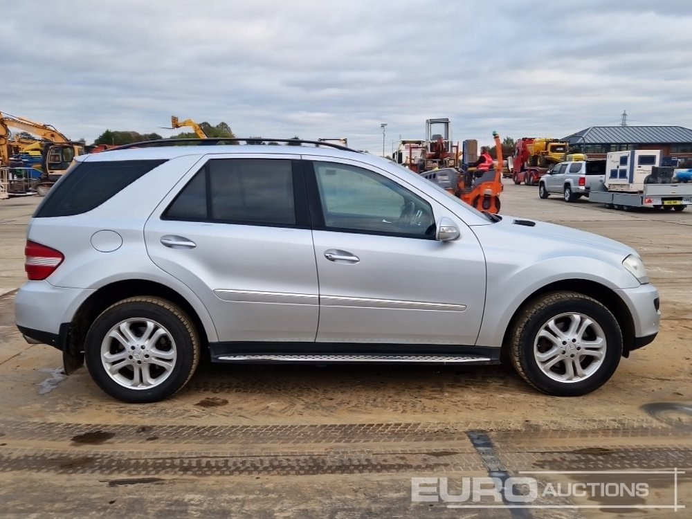 SUV 2006 Mercedes ML320 CDI: bild 6
