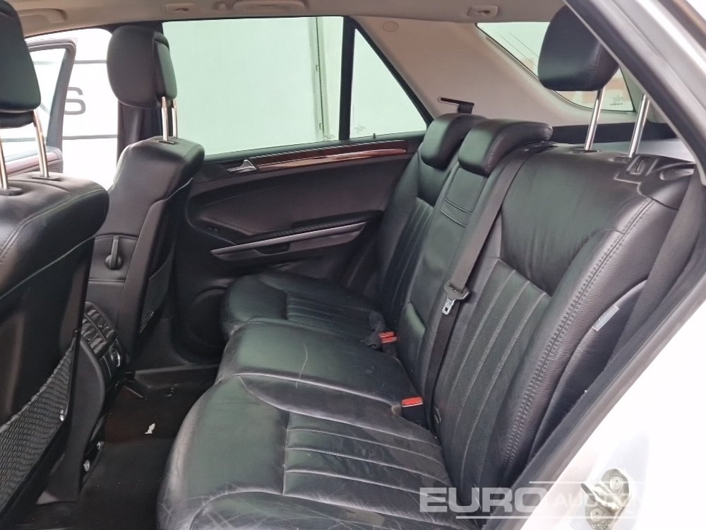 SUV 2006 Mercedes ML320 CDI: bild 21
