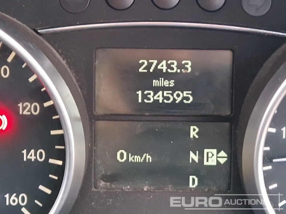 SUV 2006 Mercedes ML320 CDI: bild 35