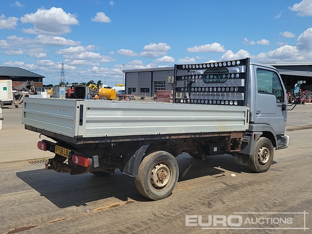 2006 Nissan Cabstar 34.10 - Transportbil med flak: bild 5 2006 Nissan Cabstar 34.10 - Transportbil med flak: bild 5