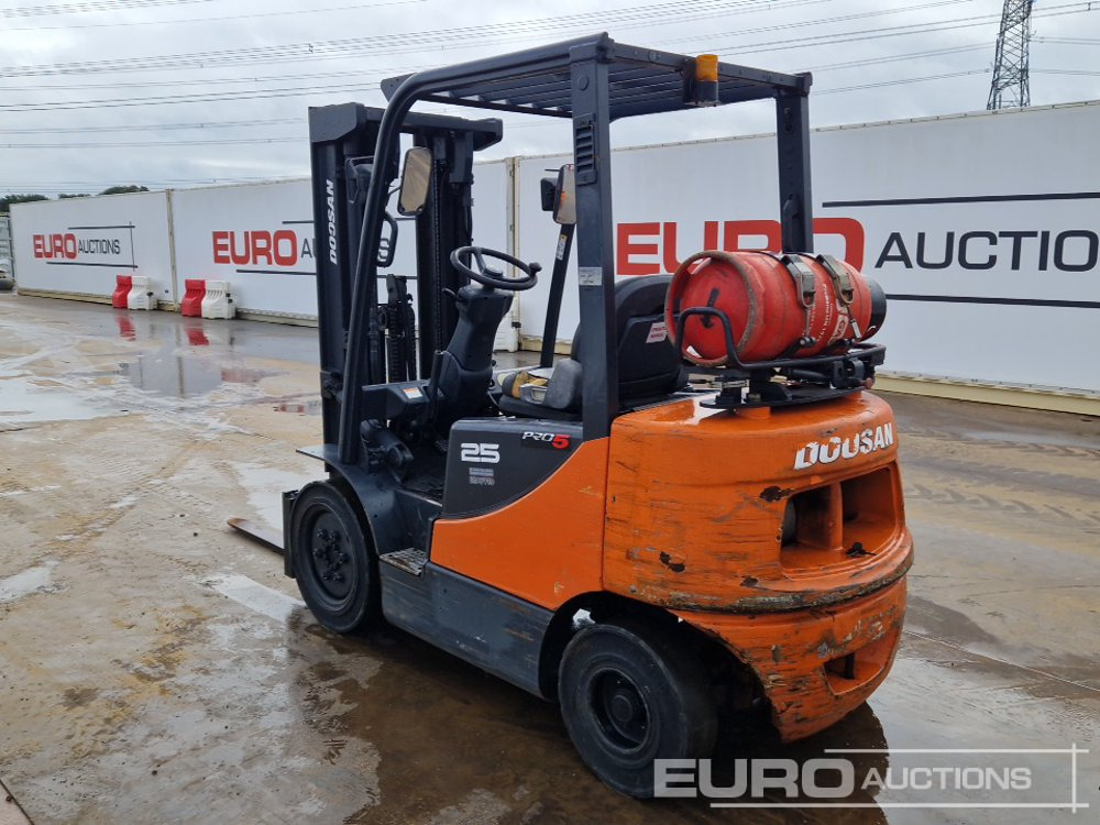 2012 Doosan G25E-5 - Motviktstruck: bild 3 2012 Doosan G25E-5 - Motviktstruck: bild 3