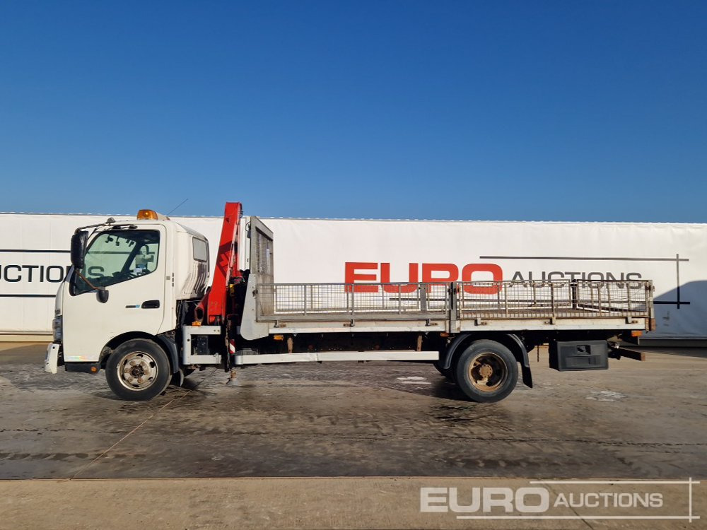 2015 Hino 300 - Flakbil: bild 2 2015 Hino 300 - Flakbil: bild 2