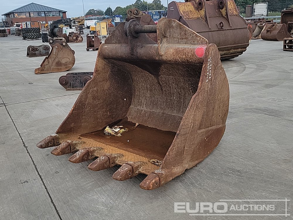 60" Digging Bucket 80mm Pin to suit 20 Ton Excavator - Skopa: bild 1 60" Digging Bucket 80mm Pin to suit 20 Ton Excavator - Skopa: bild 1