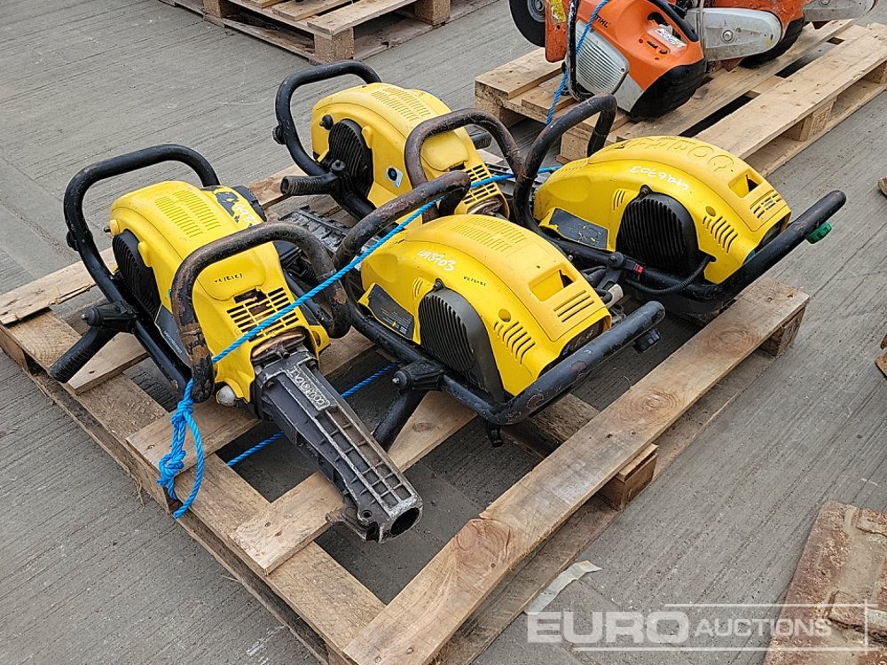 Atlas Copco Petrol Hand Held Breaker (4 of) - Asfaltmaskin: bild 1 Atlas Copco Petrol Hand Held Breaker (4 of) - Asfaltmaskin: bild 1