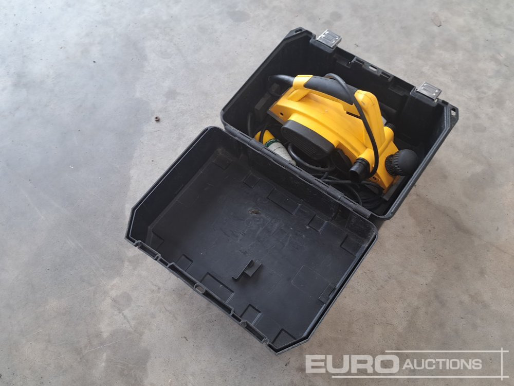 Dewalt DW678L 110 Volt Planer - Entreprenadutrustning: bild 5 Dewalt DW678L 110 Volt Planer - Entreprenadutrustning: bild 5