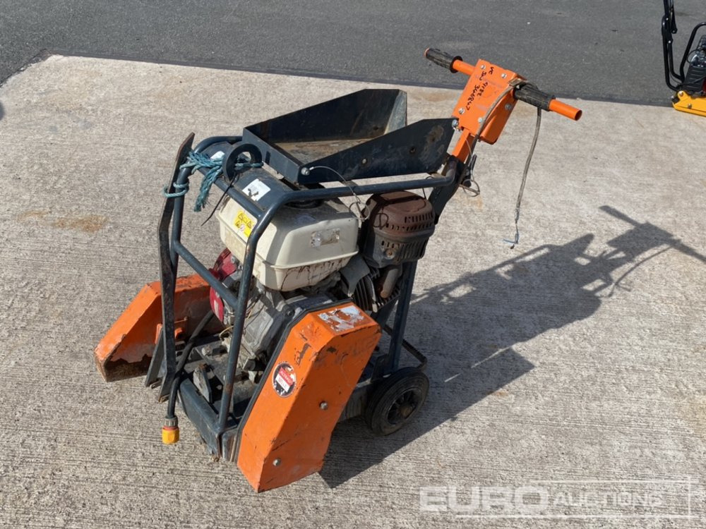 Husqvarna Petrol Road Saw, Honda Engine (Spares) - Asfaltmaskin: bild 1 Husqvarna Petrol Road Saw, Honda Engine (Spares) - Asfaltmaskin: bild 1