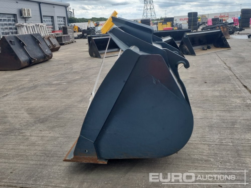 Hyundai 104" Loading Bucket to suit Hyundai HL940 Wheeled Loader - Skopa: bild 2 Hyundai 104" Loading Bucket to suit Hyundai HL940 Wheeled Loader - Skopa: bild 2
