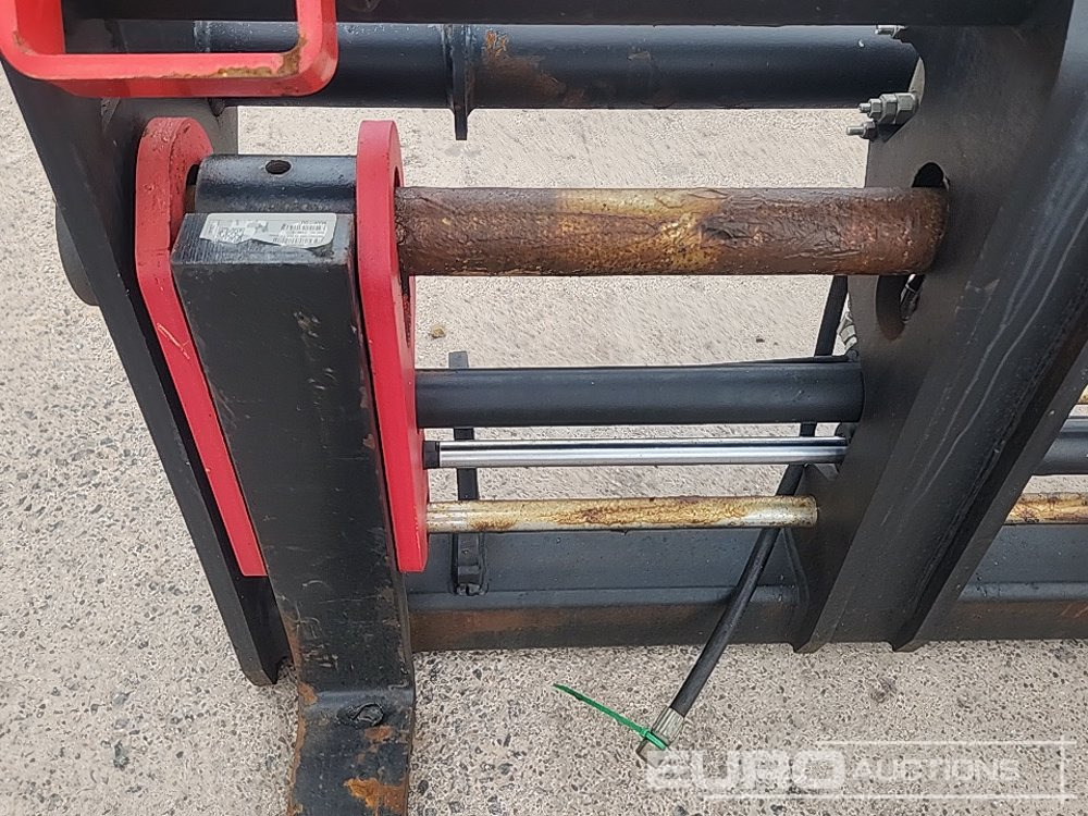 2020 Albutt Pallet Forks, Hydraulic Fork Postioner to suit Manitou Telehandler - Materialhanteringsutrustning: bild 5 2020 Albutt Pallet Forks, Hydraulic Fork Postioner to suit Manitou Telehandler - Materialhanteringsutrustning: bild 5