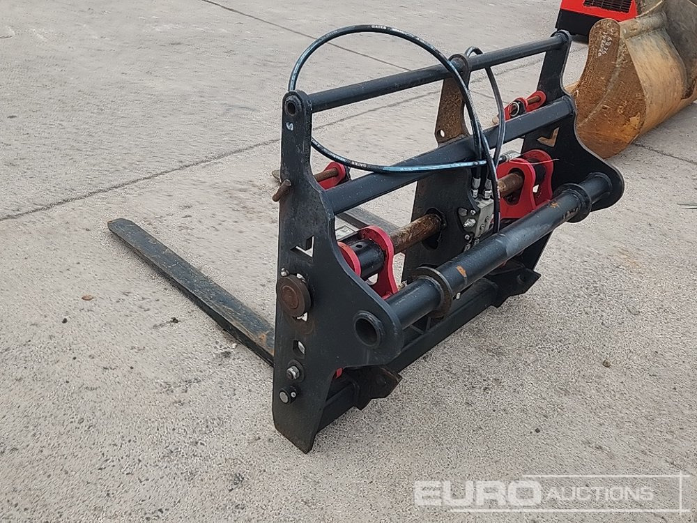 2020 Albutt Pallet Forks, Hydraulic Fork Postioner to suit Manitou Telehandler - Materialhanteringsutrustning: bild 2 2020 Albutt Pallet Forks, Hydraulic Fork Postioner to suit Manitou Telehandler - Materialhanteringsutrustning: bild 2
