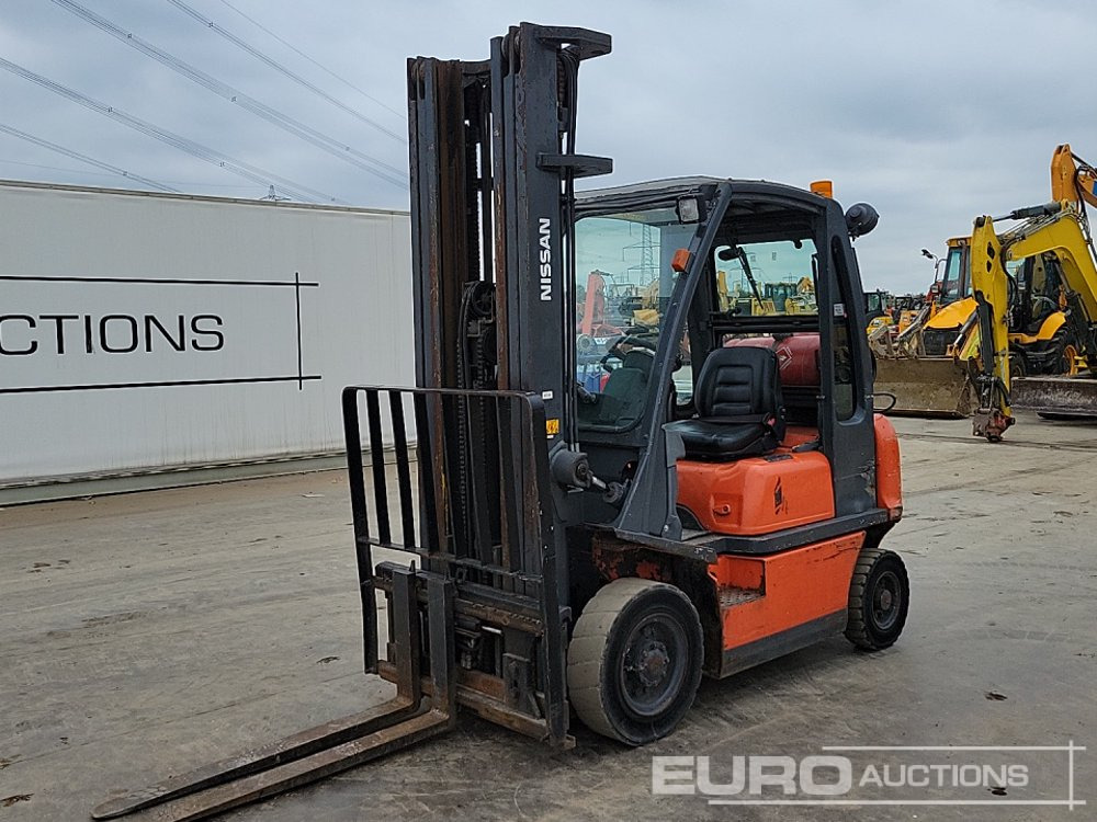 Nissan UD02A20PQ - Motviktstruck: bild 1 Nissan UD02A20PQ - Motviktstruck: bild 1