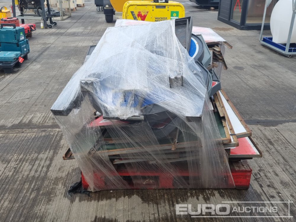 Entreprenadutrustning Pallet of Signs (2 of): bild 6