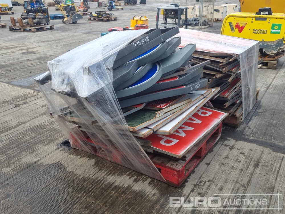 Entreprenadutrustning Pallet of Signs (2 of): bild 7