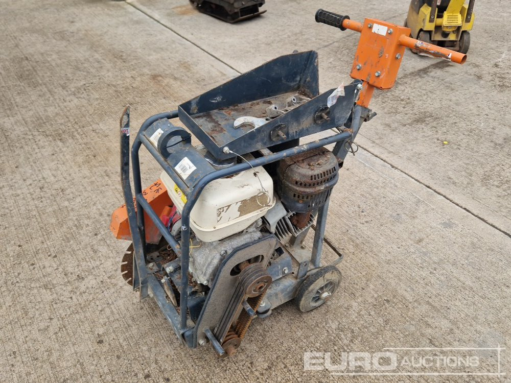 Petrol Road Saw, Honda Engine (Spares) - Asfaltmaskin: bild 1 Petrol Road Saw, Honda Engine (Spares) - Asfaltmaskin: bild 1