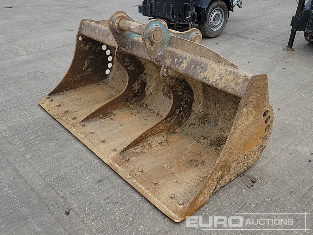 Rhinox 84" Ditching Bucket 80mm Pin to suit 20 Ton Excavator - Skopa: bild 1 Rhinox 84" Ditching Bucket 80mm Pin to suit 20 Ton Excavator - Skopa: bild 1