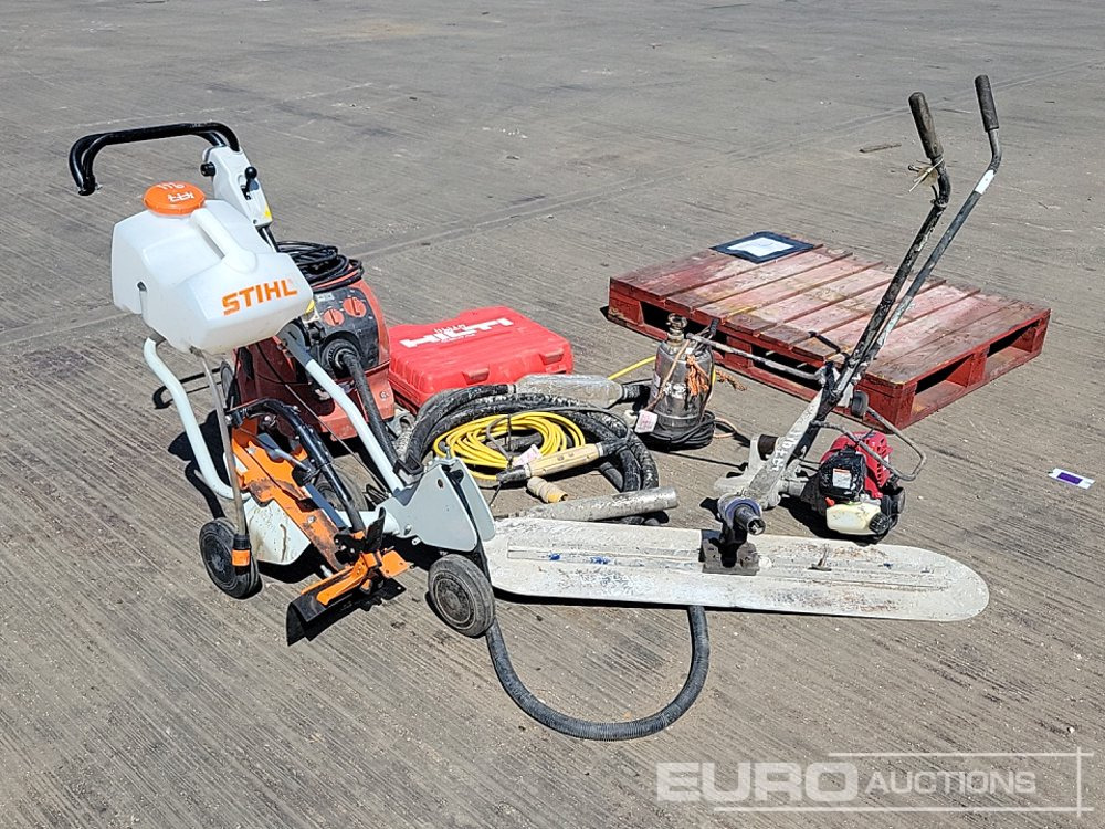 Stihl Quick Cut Saw Trolley, 110Volt Concrete Poker, 110Volt Submersible Water Pump, Pneumatic Scabbler, Concrete Float, Hilti 110Volt Vacuum, Hilti Battery Nail Gun, Petrol Concrete Screed Drive Unit - Entreprenadutrustning: bild 3 Stihl Quick Cut Saw Trolley, 110Volt Concrete Poker, 110Volt Submersible Water Pump, Pneumatic Scabbler, Concrete Float, Hilti 110Volt Vacuum, Hilti Battery Nail Gun, Petrol Concrete Screed Drive Unit - Entreprenadutrustning: bild 3