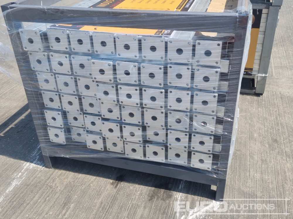 Entreprenadutrustning Unused 2025 KMY INDUSTRIAL Steel Grating (2 of), Stillage of Metal Fencing Posts: bild 11