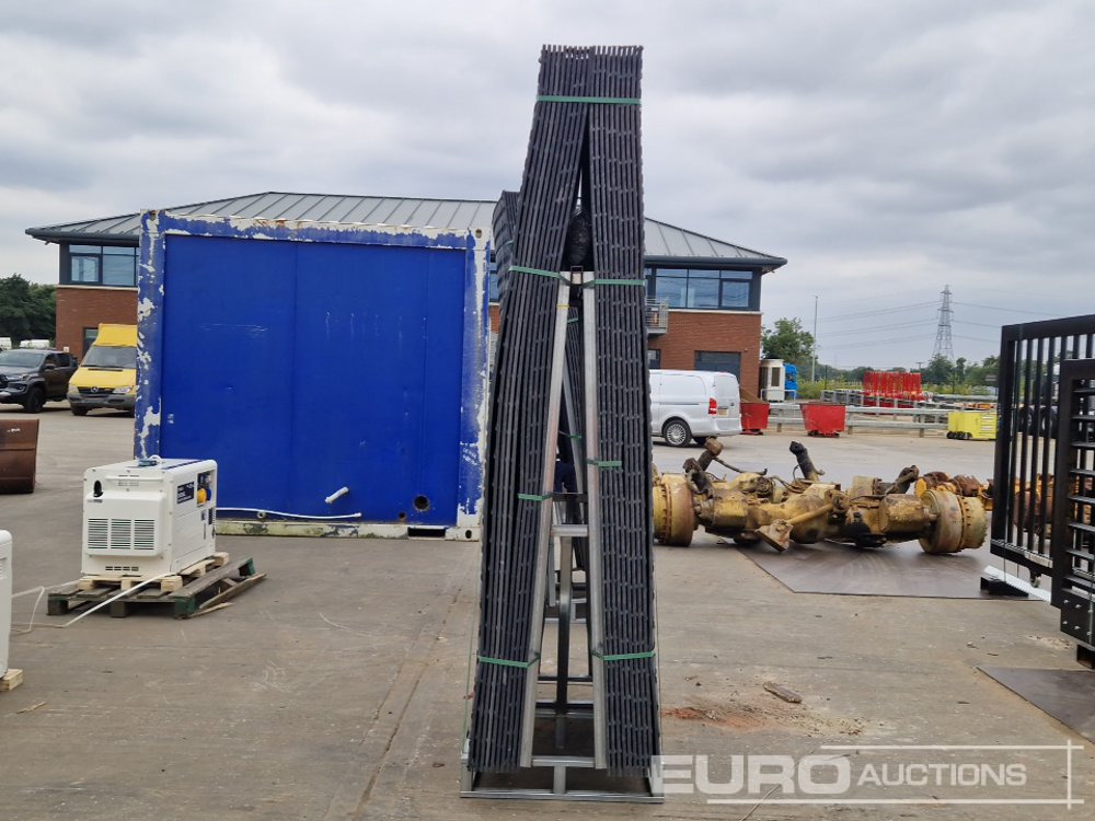 Unused 8' x 4' Plastic Ground Protection Mats (20 of) - Entreprenadutrustning: bild 2 Unused 8' x 4' Plastic Ground Protection Mats (20 of) - Entreprenadutrustning: bild 2
