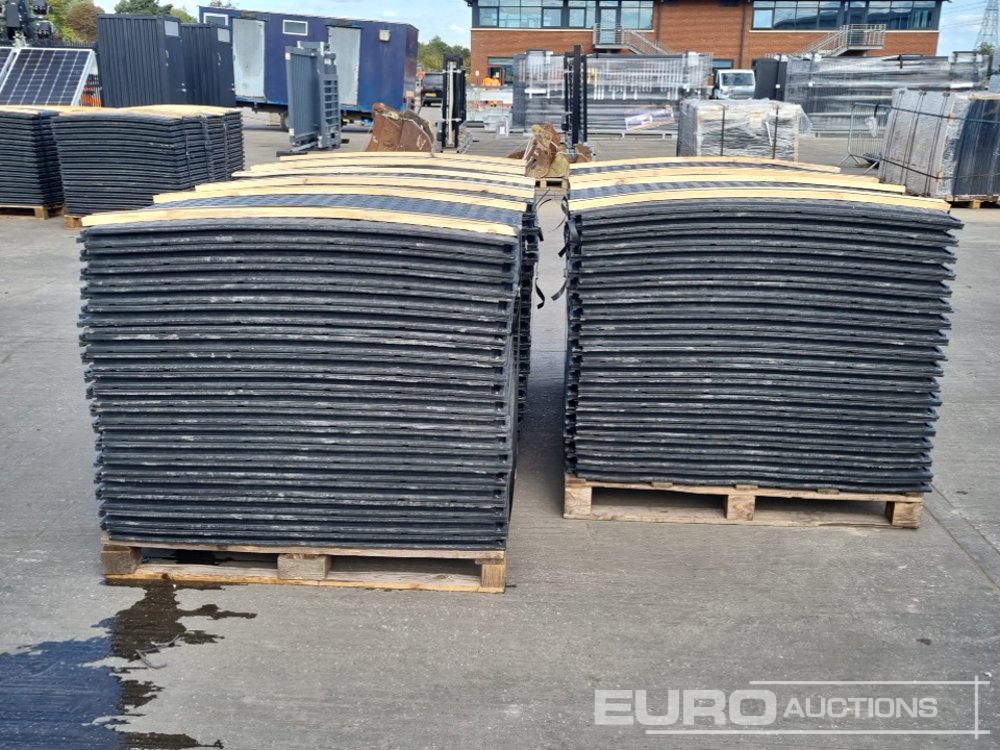 Unused Pallet of 4' x 2.5' Plastic Road Plates (5 of) - Entreprenadutrustning: bild 2 Unused Pallet of 4' x 2.5' Plastic Road Plates (5 of) - Entreprenadutrustning: bild 2