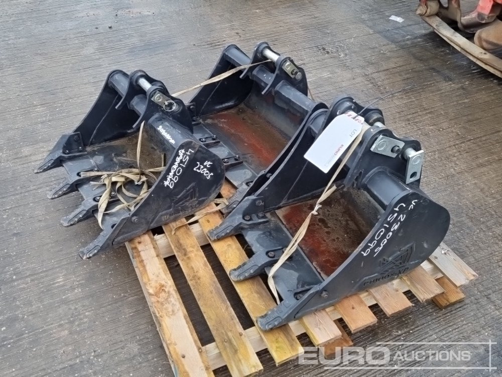 Unused Rhinox 24", 24", 18" Digging Bucket 25-35mm Pin to suit Mini Excavator - Skopa: bild 1 Unused Rhinox 24", 24", 18" Digging Bucket 25-35mm Pin to suit Mini Excavator - Skopa: bild 1