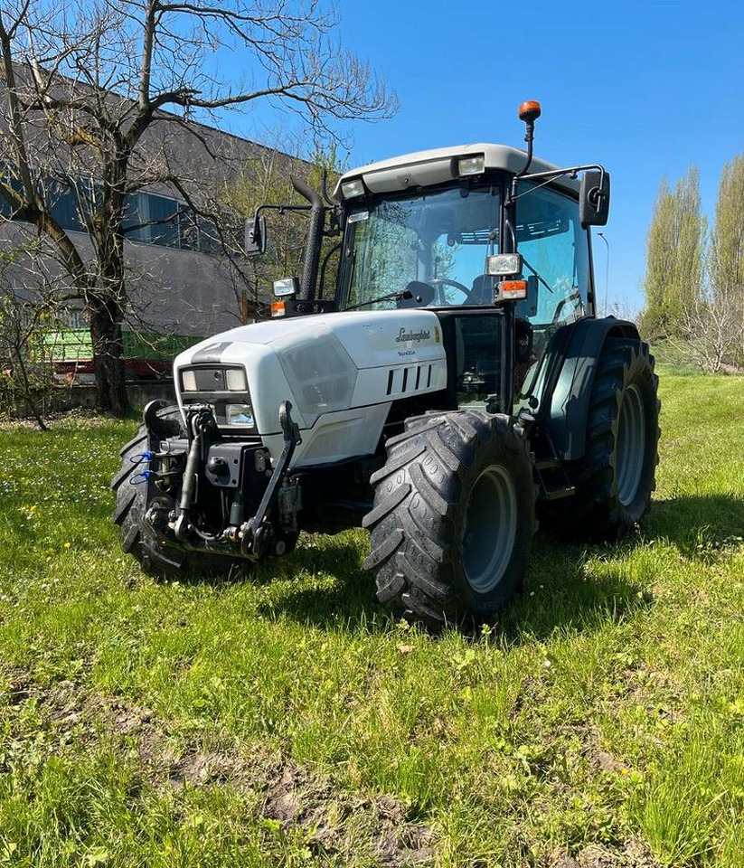 Trattore usato Lamborghini Spire 90.4 - 2015 - Traktor: bild 1 Trattore usato Lamborghini Spire 90.4 - 2015 - Traktor: bild 1