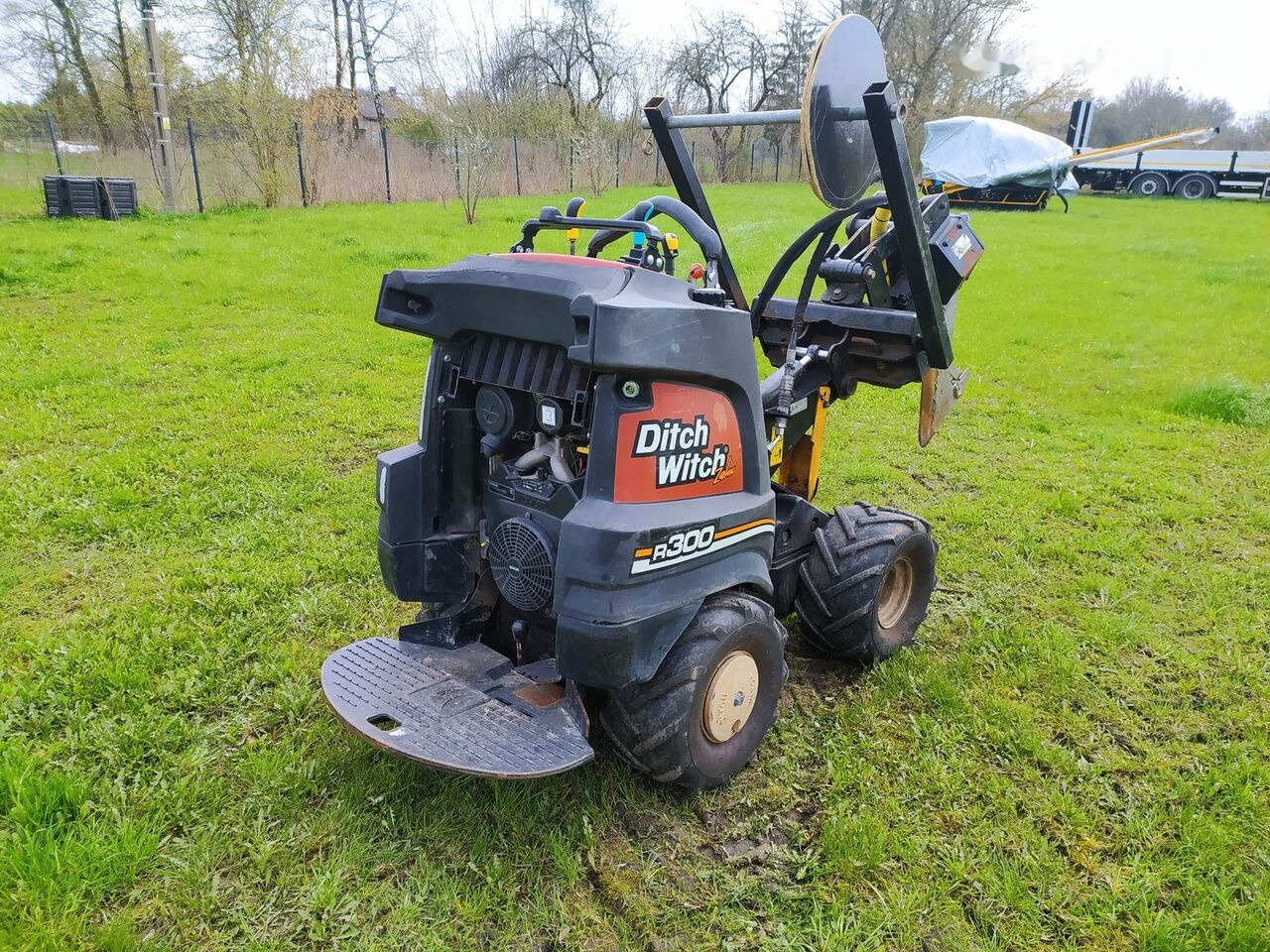 Ditch-Witch Zahn R300 - Kedjegrävare: bild 4 Ditch-Witch Zahn R300 - Kedjegrävare: bild 4
