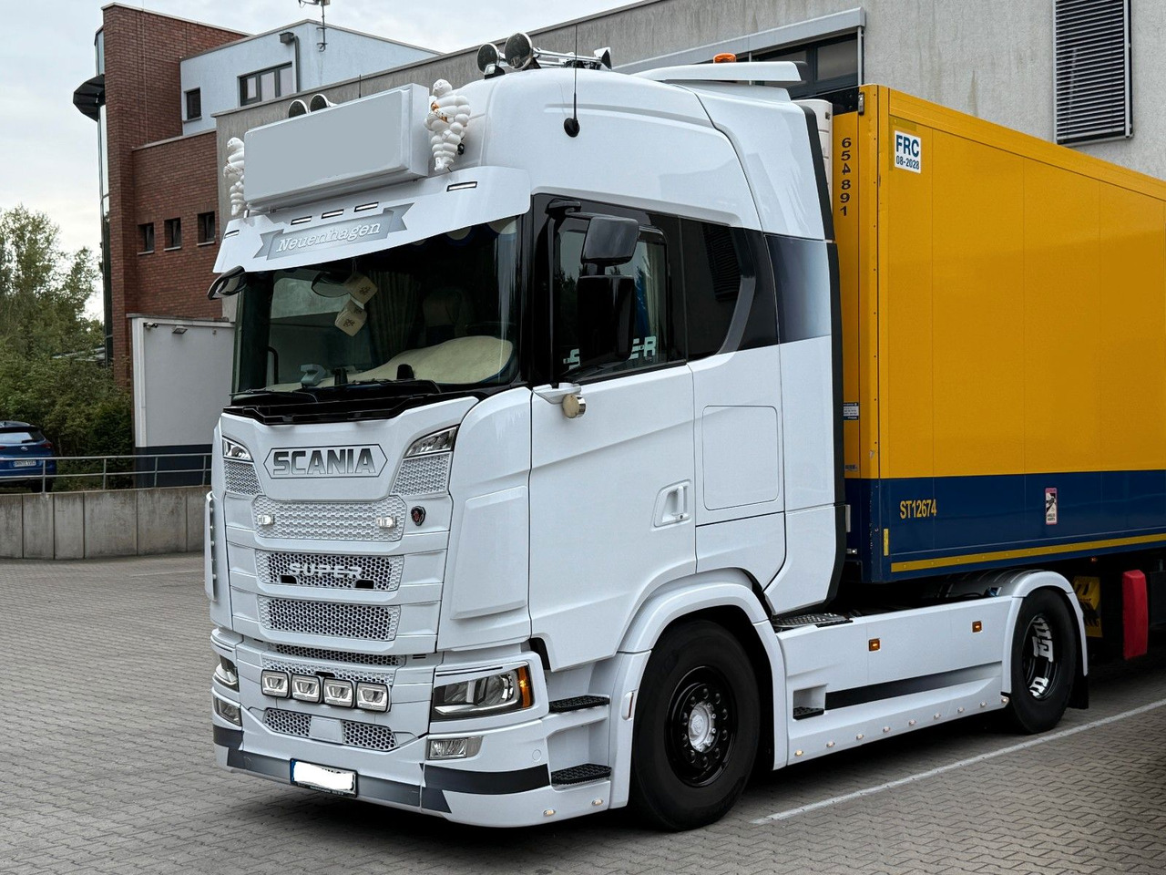 Scania S460/Standklima/Retarder/2 Tanks - Dragbil: bild 1 Scania S460/Standklima/Retarder/2 Tanks - Dragbil: bild 1