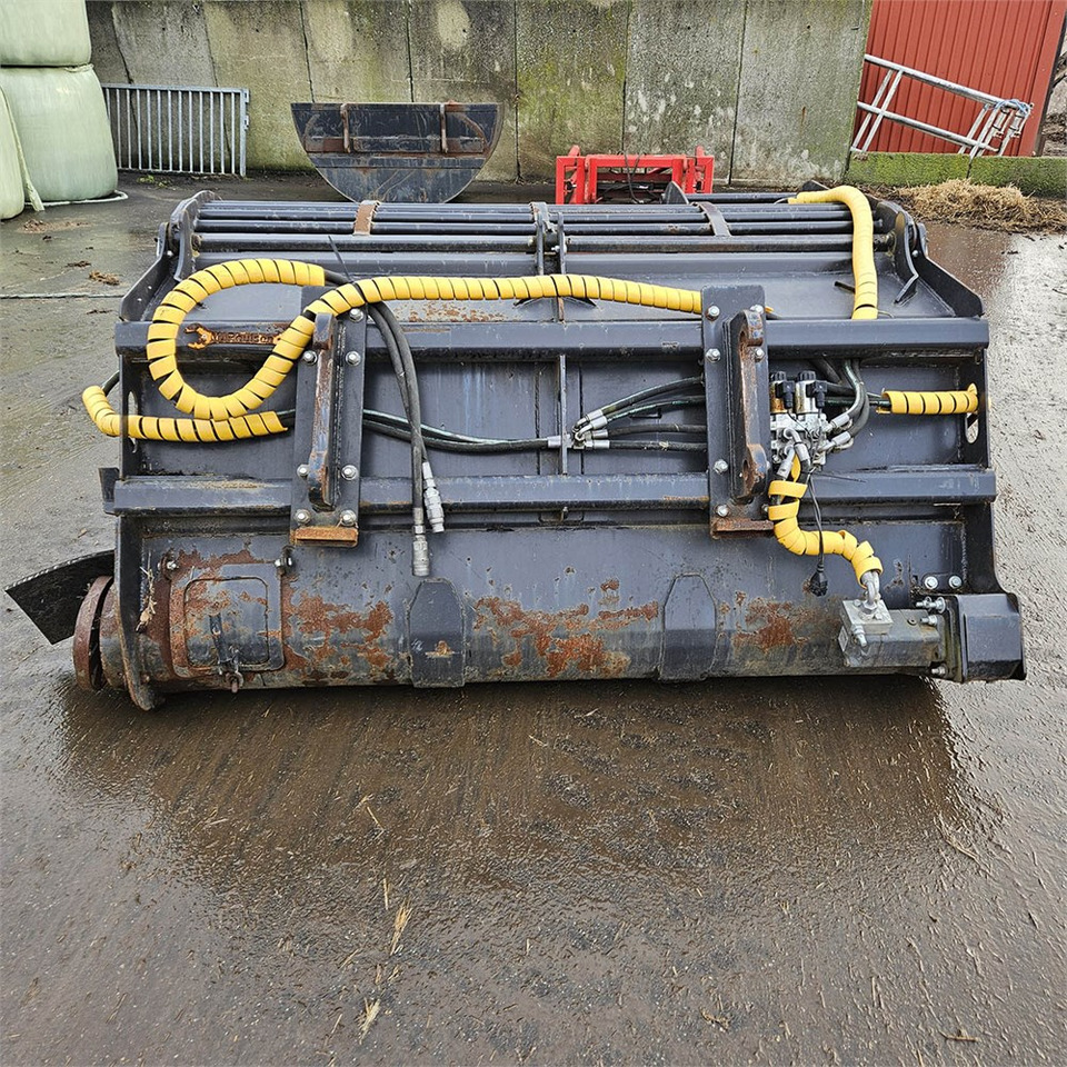 Grasstech BeetMaster 750 - Skopa: bild 4 Grasstech BeetMaster 750 - Skopa: bild 4