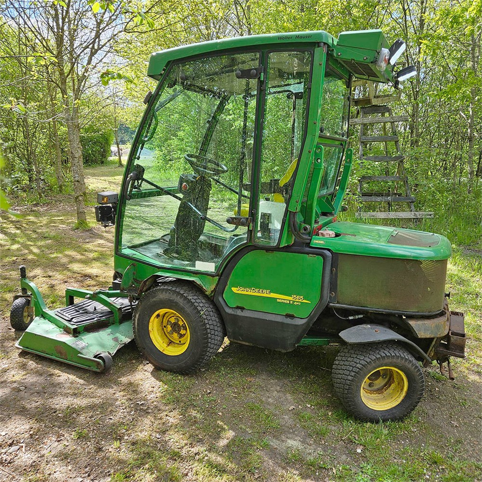 John Deere 1565 Series II 4WD - Gräsklippare: bild 2 John Deere 1565 Series II 4WD - Gräsklippare: bild 2