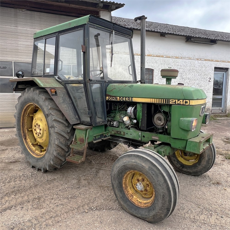 John Deere 2140 - Traktor: bild 3 John Deere 2140 - Traktor: bild 3