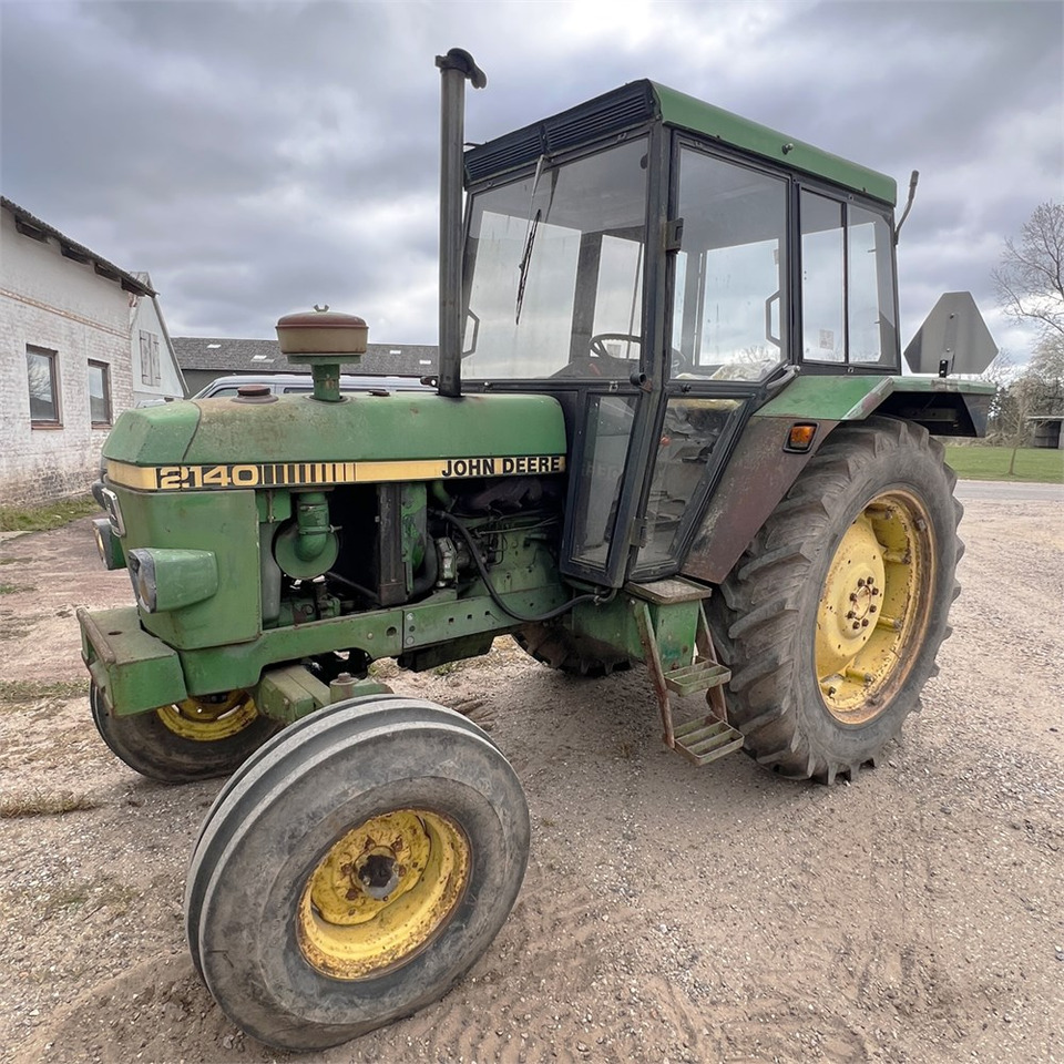 John Deere 2140 - Traktor: bild 1 John Deere 2140 - Traktor: bild 1