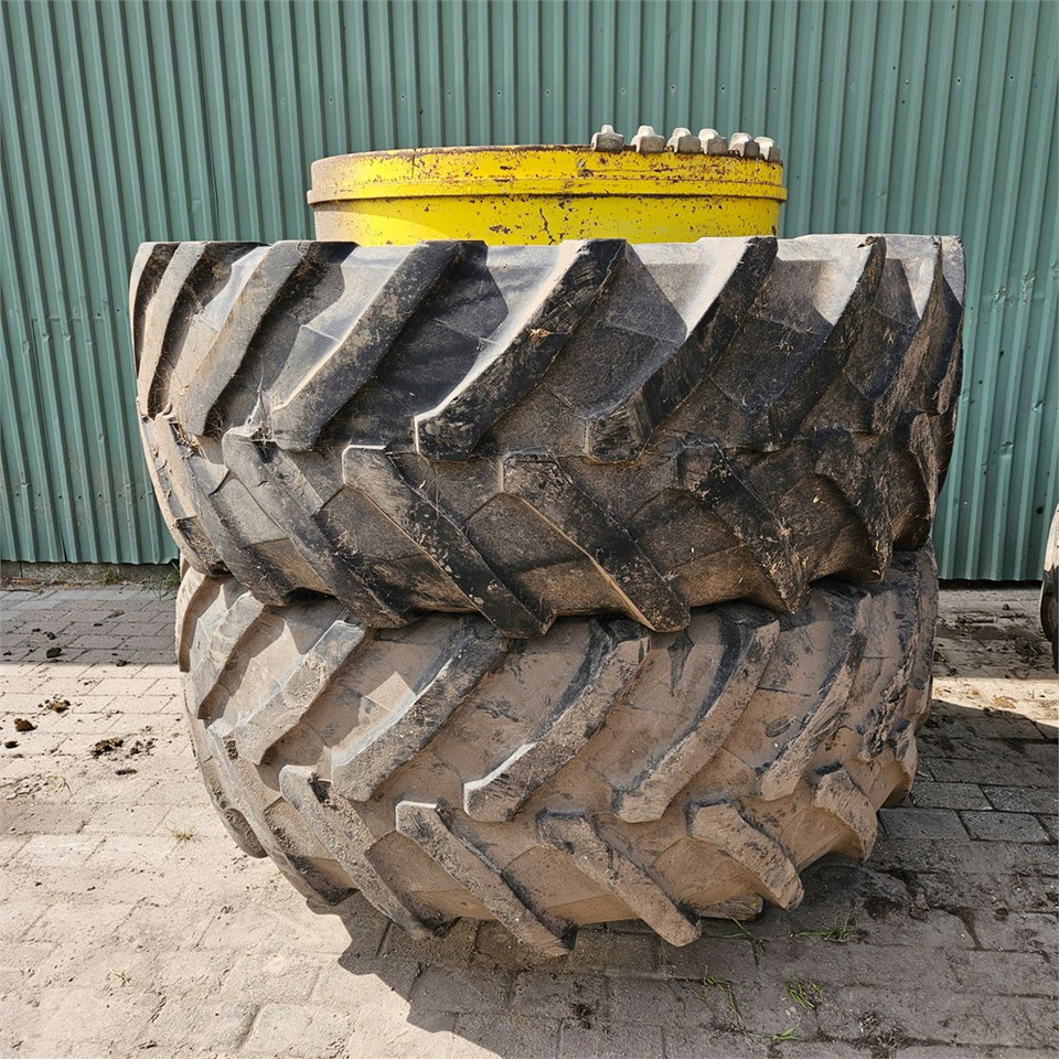 Traktor John Deere 650/65R42: bild 8