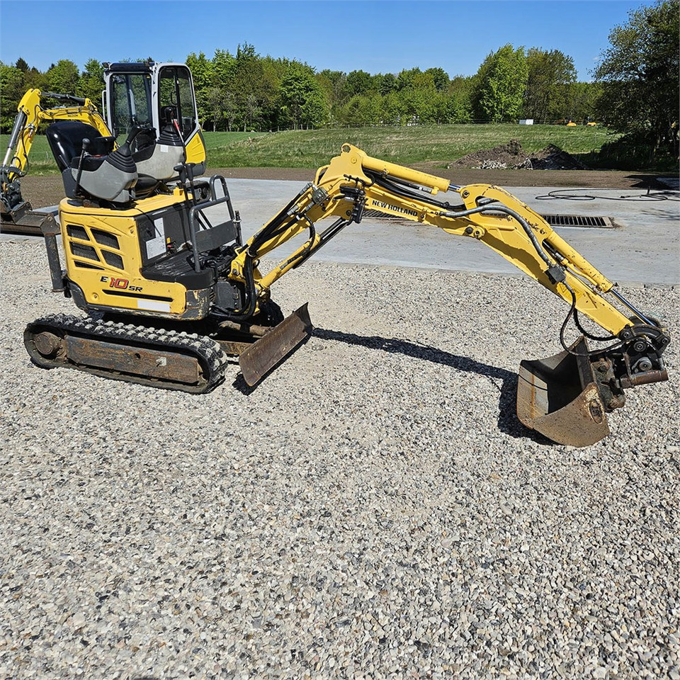 New Holland E10 SR - Minigrävmaskin: bild 2 New Holland E10 SR - Minigrävmaskin: bild 2