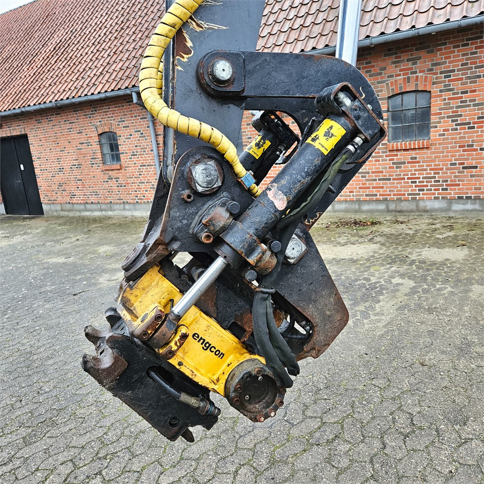 Schaeff-Terex TW110 - Grävmaskin på däck: bild 4 Schaeff-Terex TW110 - Grävmaskin på däck: bild 4