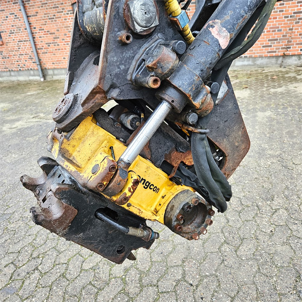 Schaeff-Terex TW110 - Grävmaskin på däck: bild 5 Schaeff-Terex TW110 - Grävmaskin på däck: bild 5