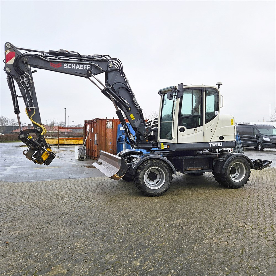 Schaeff-Terex TW110 - Grävmaskin på däck: bild 3 Schaeff-Terex TW110 - Grävmaskin på däck: bild 3
