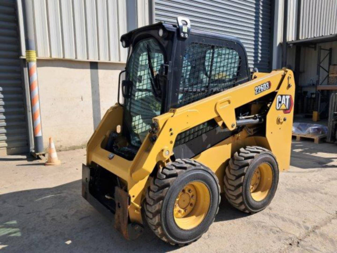 CAT 226D3 - Kompaktlastare/ Slirstyrda lastare: bild 2 CAT 226D3 - Kompaktlastare/ Slirstyrda lastare: bild 2