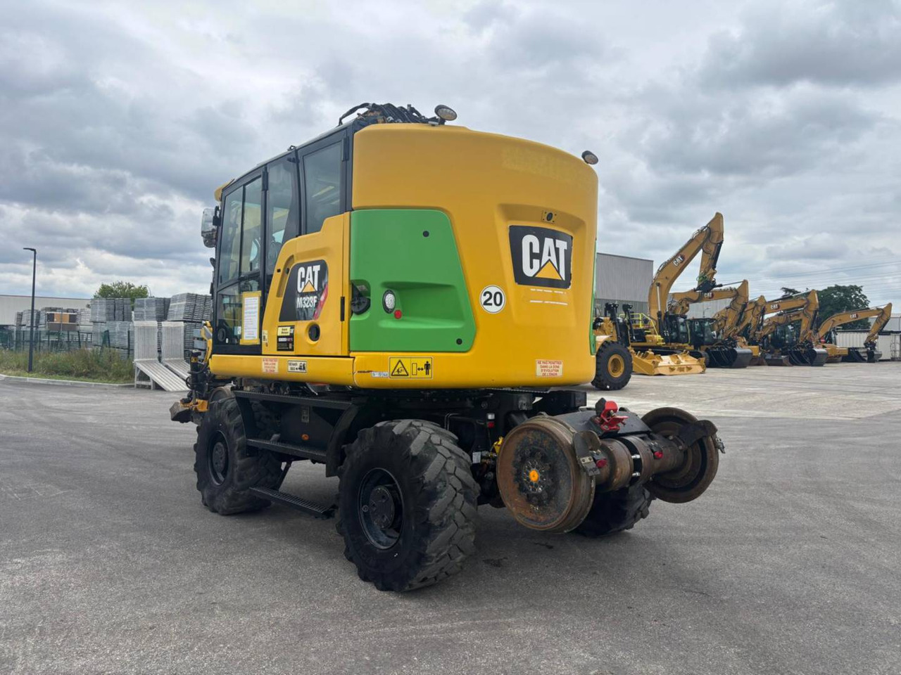 CAT M323F - Grävmaskin på däck: bild 3 CAT M323F - Grävmaskin på däck: bild 3