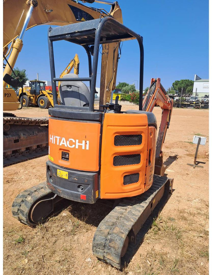 HITACHI ZX26U - Bandgrävare: bild 2 HITACHI ZX26U - Bandgrävare: bild 2
