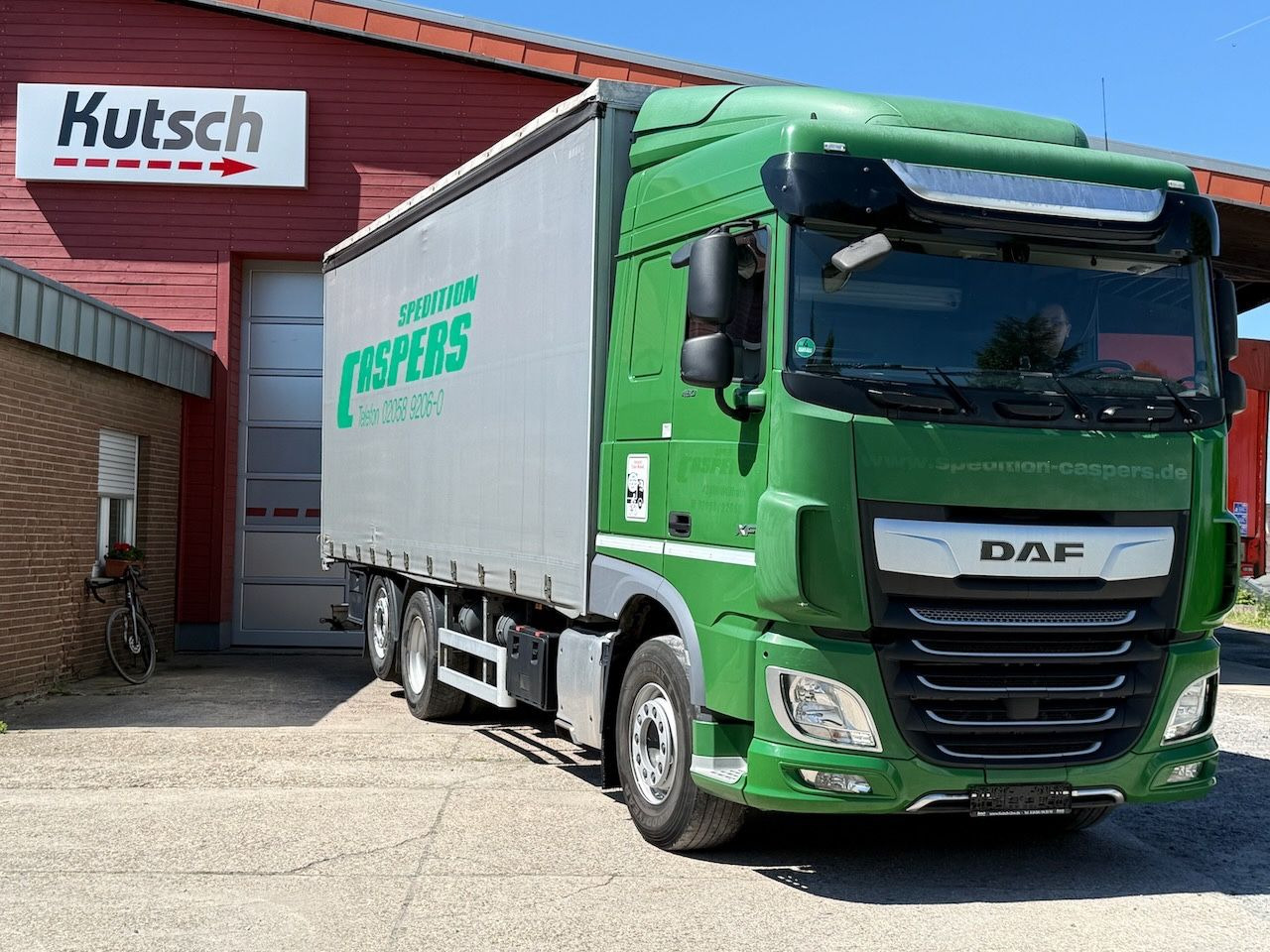 DAF XF 480 Plane 6x2 - Kapellbil: bild 3 DAF XF 480 Plane 6x2 - Kapellbil: bild 3