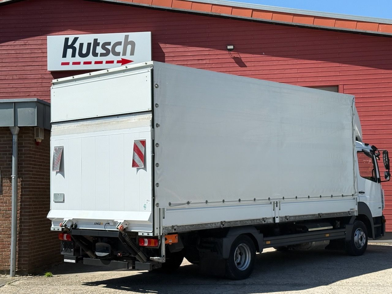 Mercedes-Benz Atego 818L Plane, Ladebordwand, Klima, AHK - Kapellbil: bild 3 Mercedes-Benz Atego 818L Plane, Ladebordwand, Klima, AHK - Kapellbil: bild 3