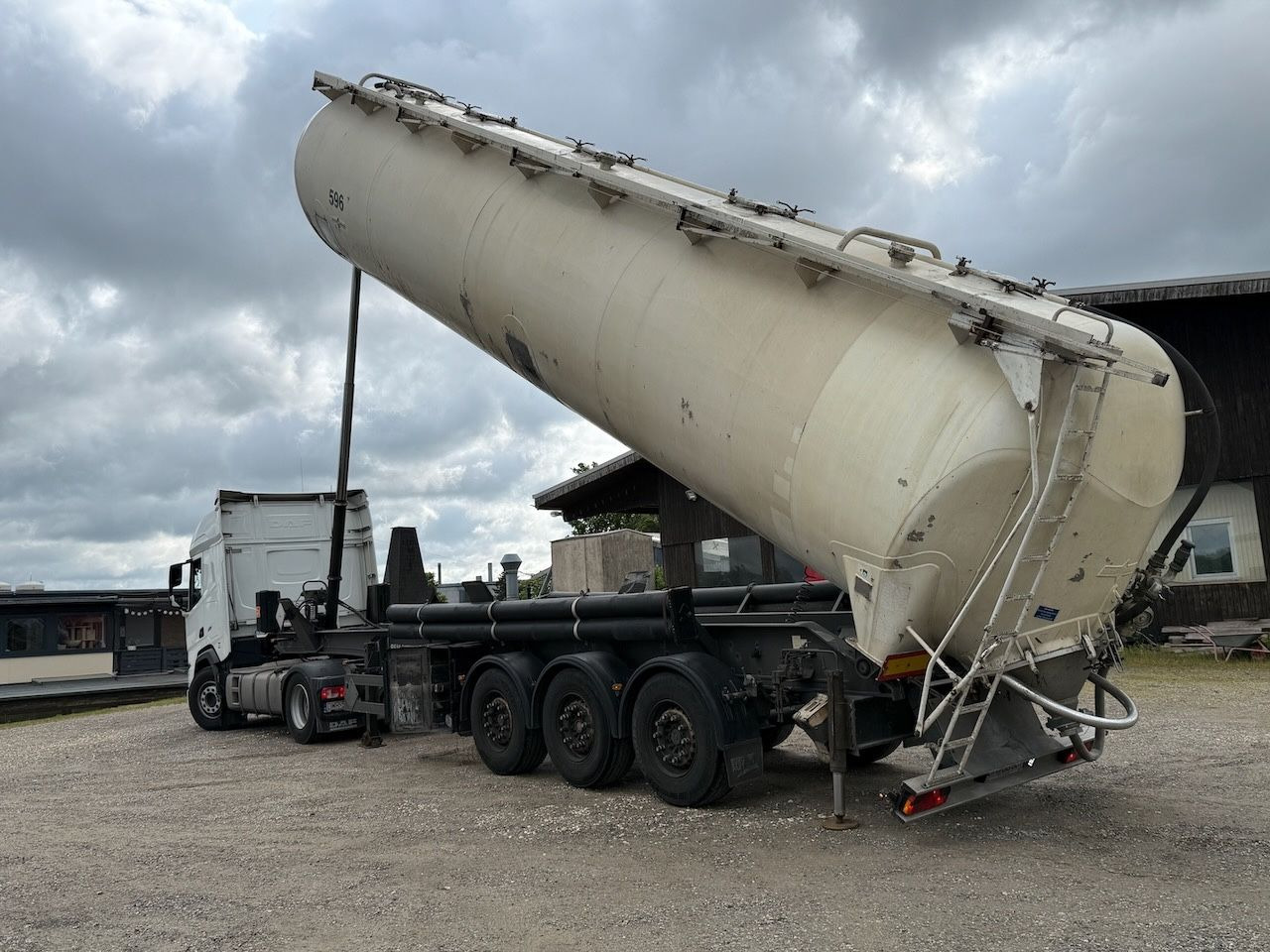 Spitzer SK 2760 CAL Kippsilo - Bulktrailer: bild 4 Spitzer SK 2760 CAL Kippsilo - Bulktrailer: bild 4