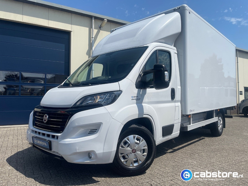Fiat Ducato 2.3 Multijet 160 Pk Euro 6 - Bouwjaar 2021 - Handgeschakeld 6 speed - Airco - 3 zitplaatsen - Laadklep - Lastbil med skåp: bild 2 Fiat Ducato 2.3 Multijet 160 Pk Euro 6 - Bouwjaar 2021 - Handgeschakeld 6 speed - Airco - 3 zitplaatsen - Laadklep - Lastbil med skåp: bild 2