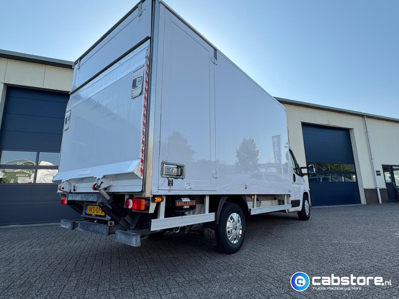 Fiat Ducato 2.3 Multijet 160 Pk Euro 6 - Bouwjaar 2021 - Handgeschakeld 6 speed - Airco - 3 zitplaatsen - Laadklep - Lastbil med skåp: bild 4 Fiat Ducato 2.3 Multijet 160 Pk Euro 6 - Bouwjaar 2021 - Handgeschakeld 6 speed - Airco - 3 zitplaatsen - Laadklep - Lastbil med skåp: bild 4