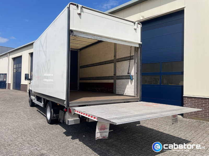 Iveco 40C 40C12 EURO 3 4x2 Bakwagen Euro 3 - Bouwjaar 2003 - APK tot 10-05-2026 -Handgeschakelde versnellingsbak - Volymskåp: bild 4 Iveco 40C 40C12 EURO 3 4x2 Bakwagen Euro 3 - Bouwjaar 2003 - APK tot 10-05-2026 -Handgeschakelde versnellingsbak - Volymskåp: bild 4