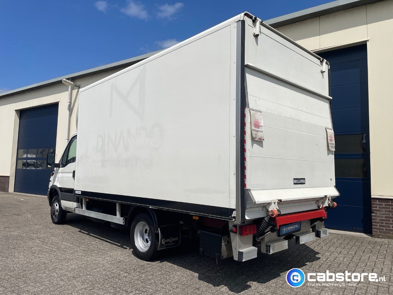 Iveco 40C12 Daily 4x2 Bakwagen Euro 3 - Bouwjaar 2003 - APK tot 10-05-2026 -Handgeschakelde versnellingsbak - Volymskåp: bild 5 Iveco 40C12 Daily 4x2 Bakwagen Euro 3 - Bouwjaar 2003 - APK tot 10-05-2026 -Handgeschakelde versnellingsbak - Volymskåp: bild 5