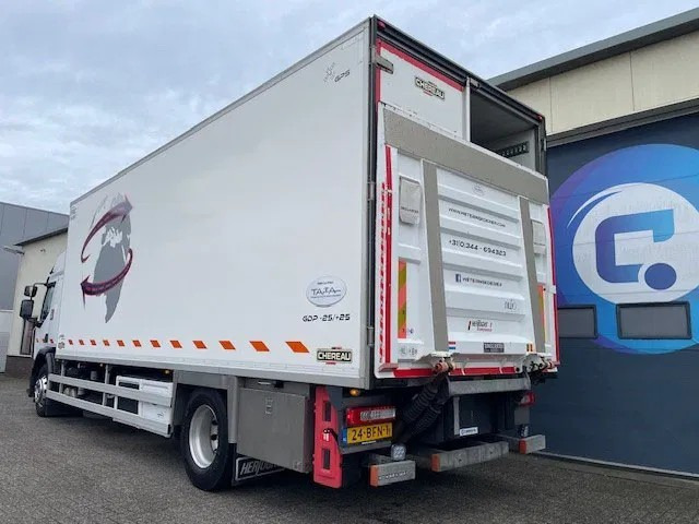 Renault D-19 Wide 4x2 Koelwagen D-19 Wide 4x2 Euro 6 Koelwagen - Kuhlkoffer - Frigo -Thermobox - Year 2015 - CHEREAU BOX - CARRIER Supra 850U - Kylbil lastbil: bild 3 Renault D-19 Wide 4x2 Koelwagen D-19 Wide 4x2 Euro 6 Koelwagen - Kuhlkoffer - Frigo -Thermobox - Year 2015 - CHEREAU BOX - CARRIER Supra 850U - Kylbil lastbil: bild 3