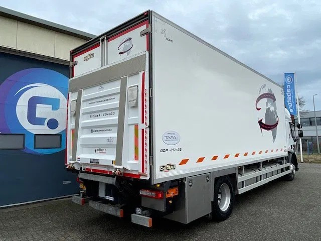 Renault D-19 Wide 4x2 Koelwagen D-19 Wide 4x2 Euro 6 Koelwagen - Kuhlkoffer - Frigo -Thermobox - Year 2015 - CHEREAU BOX - CARRIER Supra 850U - Kylbil lastbil: bild 4 Renault D-19 Wide 4x2 Koelwagen D-19 Wide 4x2 Euro 6 Koelwagen - Kuhlkoffer - Frigo -Thermobox - Year 2015 - CHEREAU BOX - CARRIER Supra 850U - Kylbil lastbil: bild 4