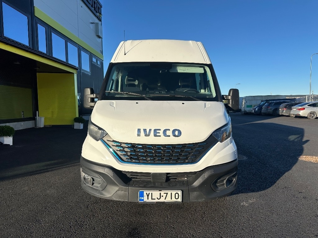 Iveco Daily 35S14 CNG A8 Huom! 6hlö PAKETTIAUTO - Skåpbil: bild 2 Iveco Daily 35S14 CNG A8 Huom! 6hlö PAKETTIAUTO - Skåpbil: bild 2