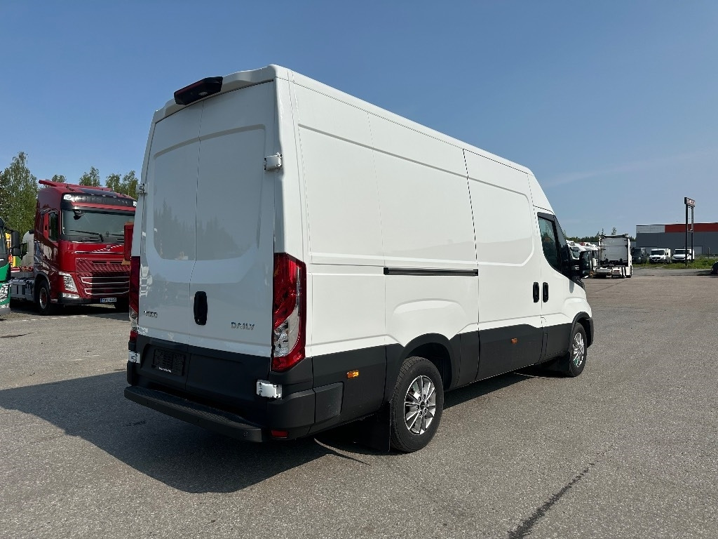 Iveco Daily 35S18A8 12m3 - Skåpbil: bild 5 Iveco Daily 35S18A8 12m3 - Skåpbil: bild 5