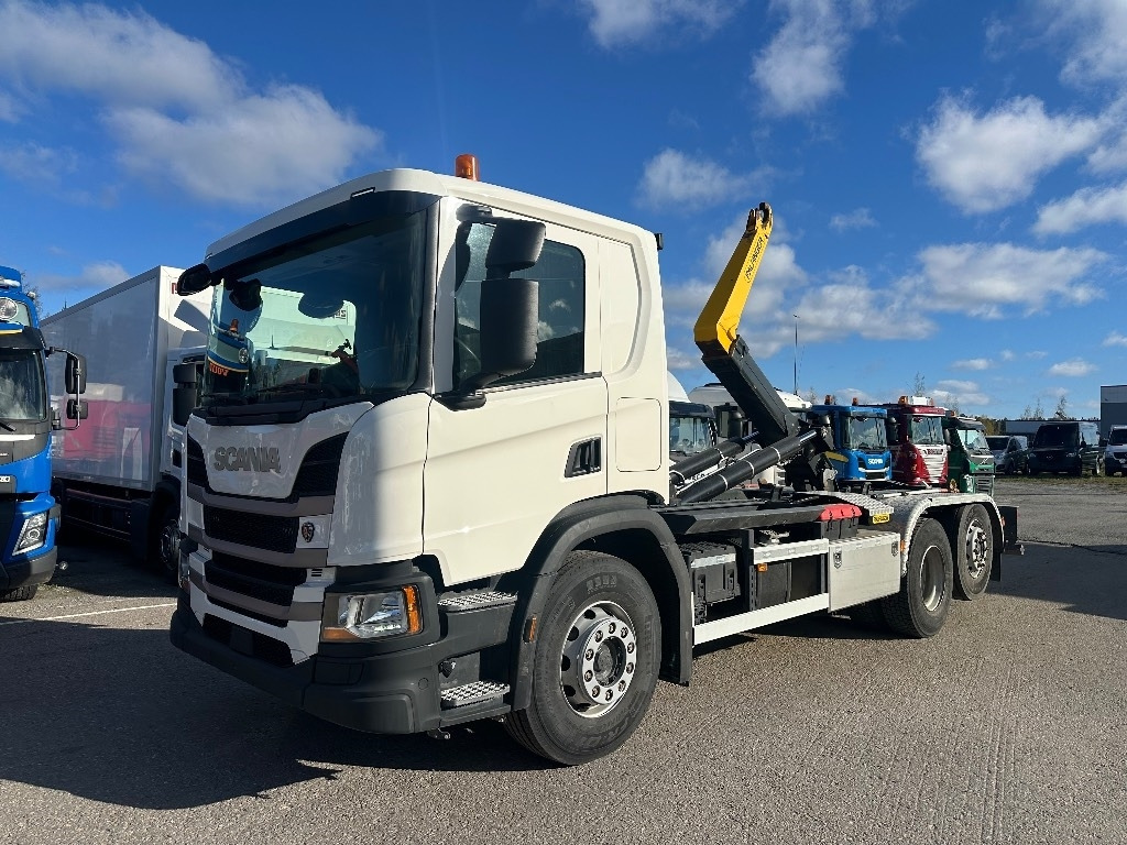 Scania P 360 - Lastväxlare lastbil: bild 1 Scania P 360 - Lastväxlare lastbil: bild 1
